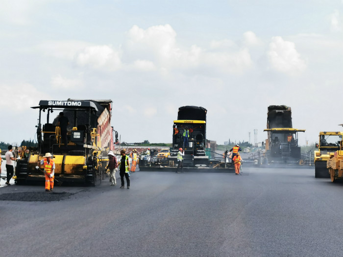 成乐扩容试验段成功完成上面层试验段铺筑 (4)_.jpg