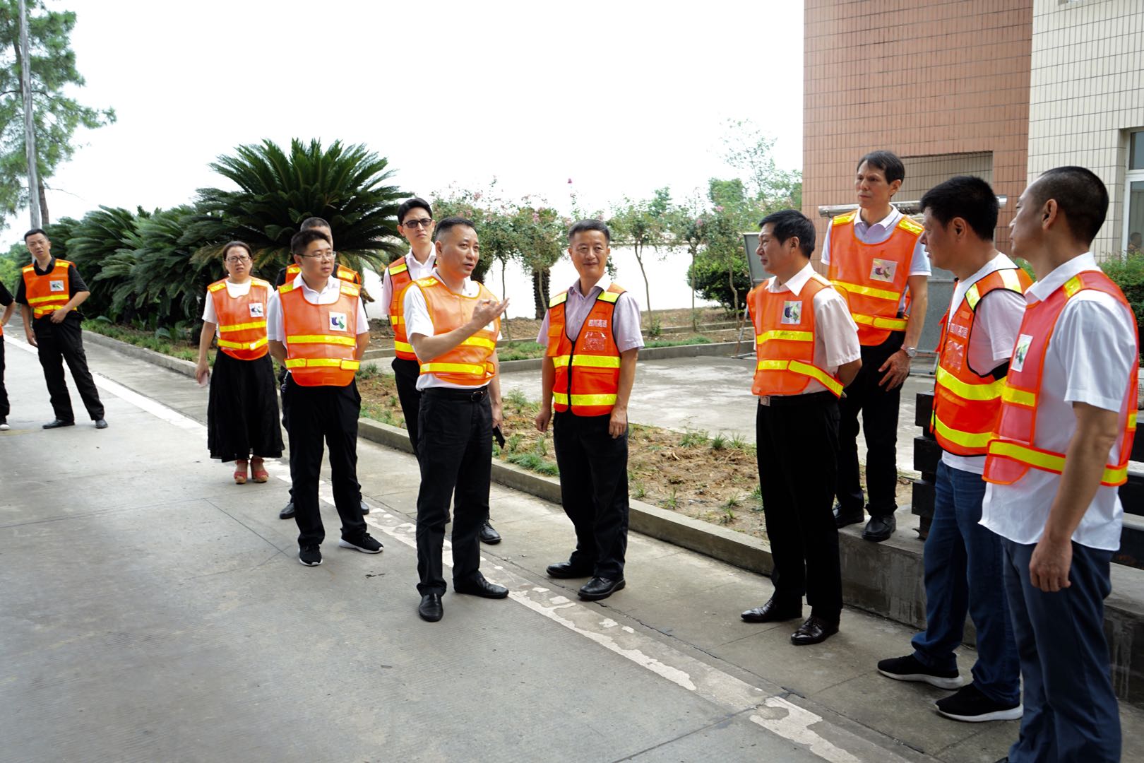 8.27+成乐运营+田明静+成渝公司调研半幅封闭施工第二阶段交通管制准备工作.jpg