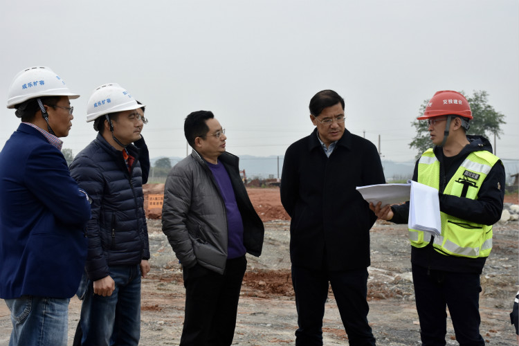 4.2+夹江县县委书记龚德勤调研成乐扩容建设项目_meitu_3.jpg
