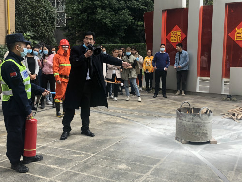 10.29+成乐公司联合物业公司开展消防知识讲座及消防应急演练1_meitu_1.jpg