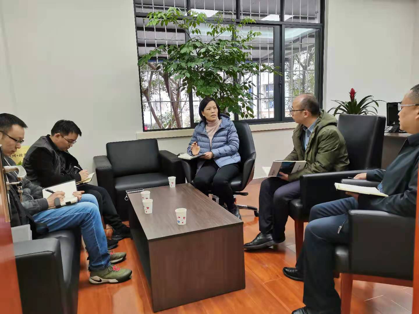 2.26+成乐公司与建设银行乐山城北支行洽谈交流.jpg